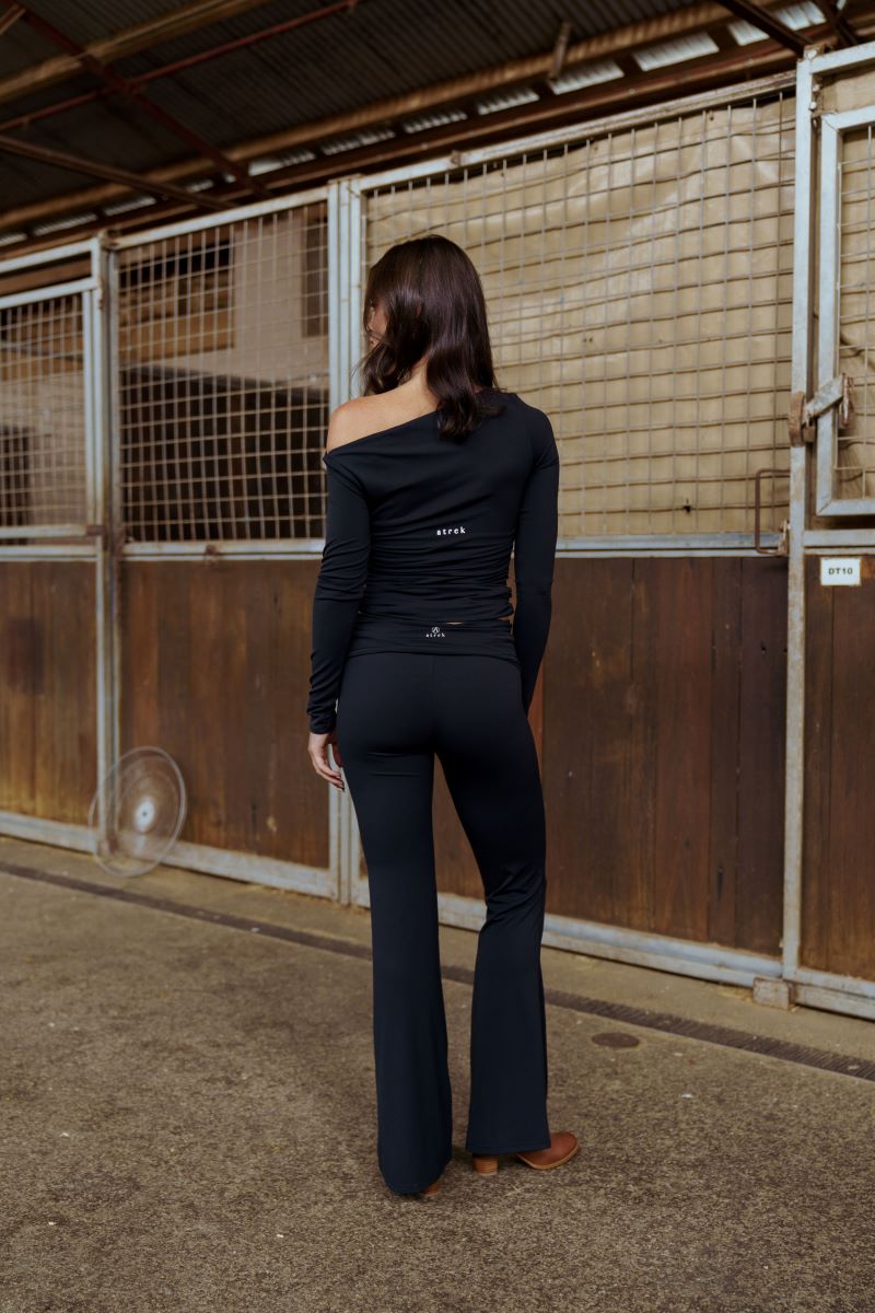 SUPER SOFT - Pullover Fitted Black Flared Leggings